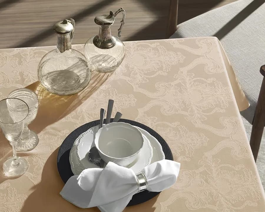 Toalha de Mesa Karsten Celebration Harold - Retangular - 1.80x3.50m